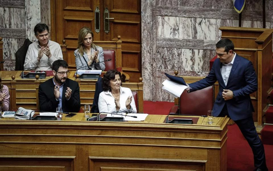 Αποφράς ημέρα για την Ελλάδα: Ψηφίστηκε επί της αρχής το ν/σ για την αναδοχή – Διαφωνίες στα κόμματα